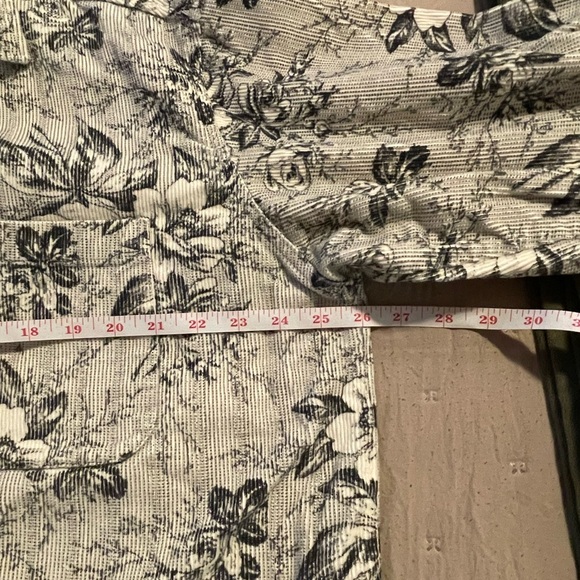 Eddie Bauer Black and White cream Floral Button Down corduroy Shirt jacket - Picture 8 of 9